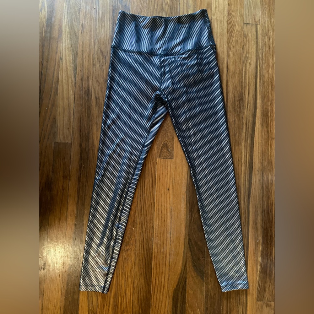 Beyond Yoga black and silver leggings size L